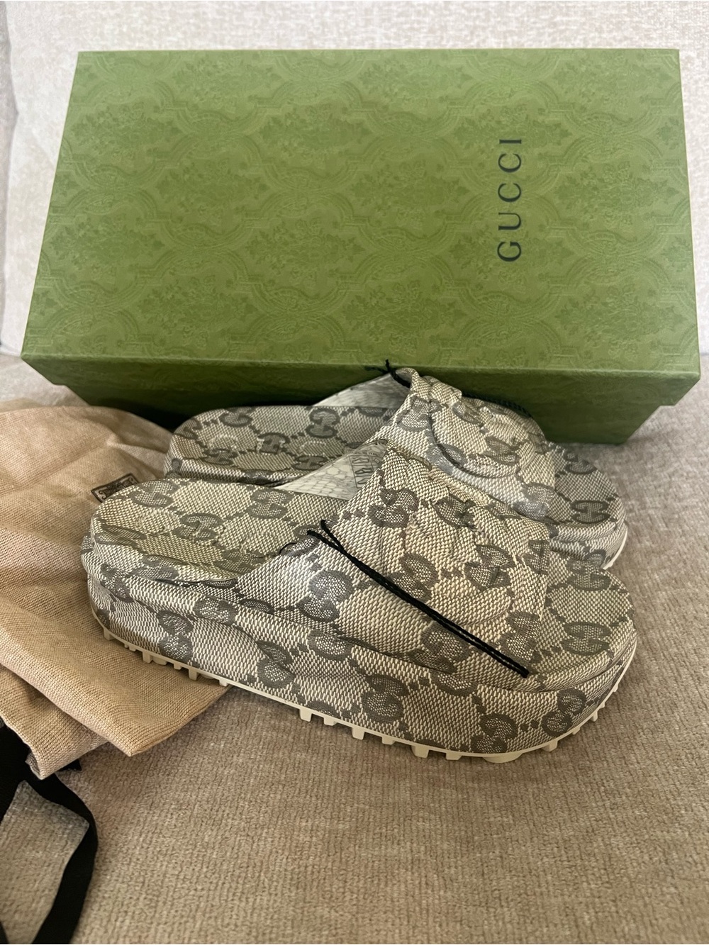 New Gucci GG Beige Monogram Platform Mule Slides - Picture 4 of 9
